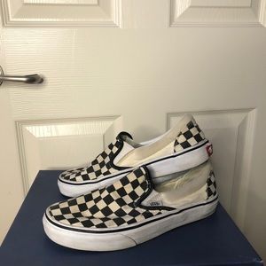 BLACK/WHITE CHECKERED VANS